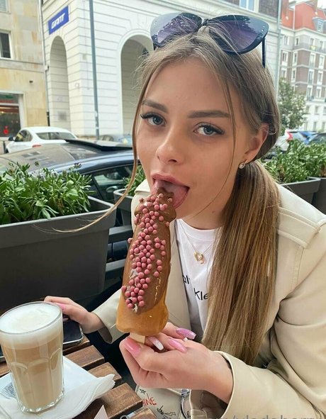 vladaberry model beautiful pictures