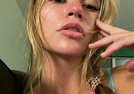 makethemmetal model perfect photos