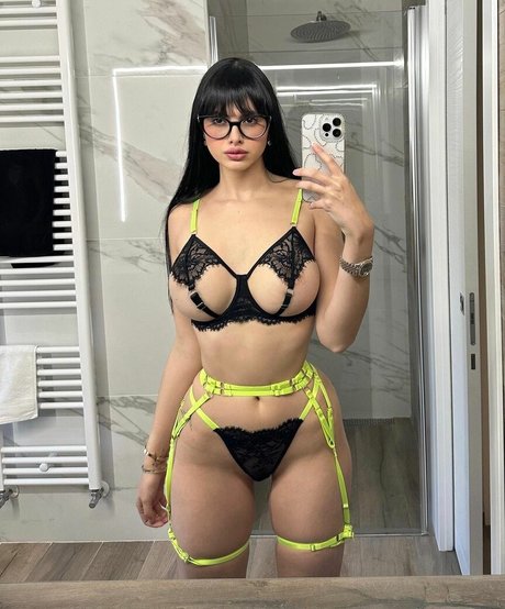 Martina Vismara star naked images