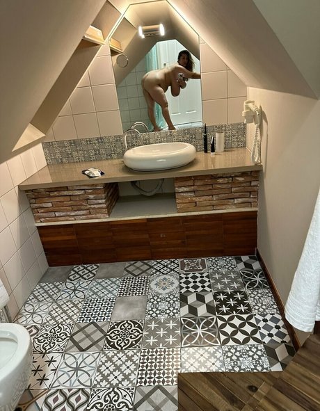 sexycreolyta model top img