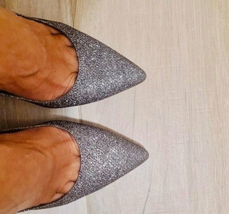 adelaide sportsfeet nice actress photo