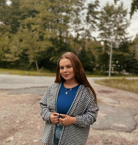 skyli kerr beautiful star pics