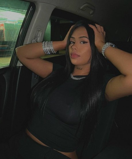 vaynenz best model picture