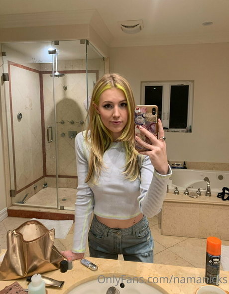 namanicks model nude archive