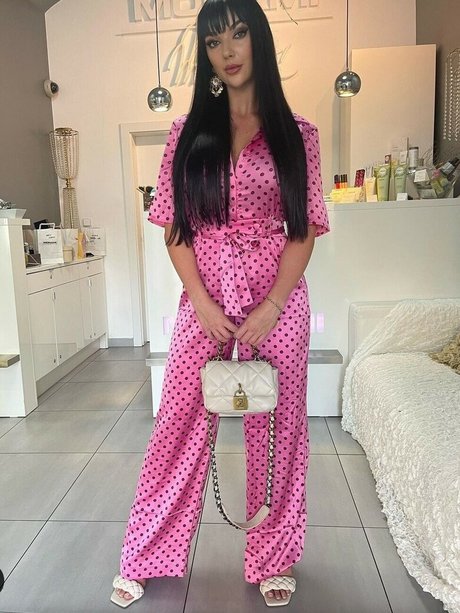 Lady Gang pretty pornstar pics