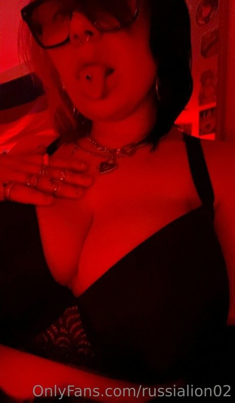 russialion02 naked model img
