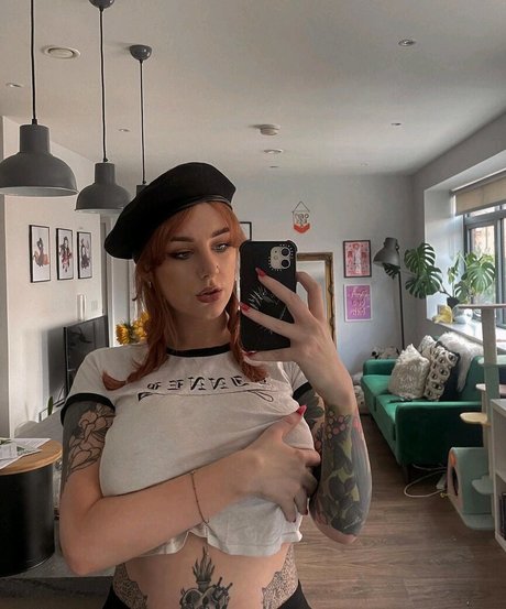 Hollie Rutter nude star pics