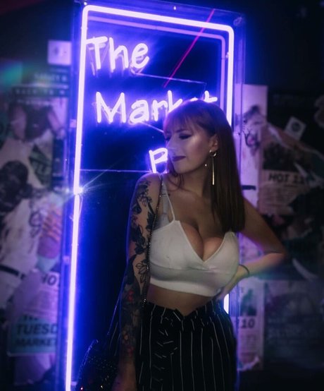 Hollie Rutter pornstar hd galleries