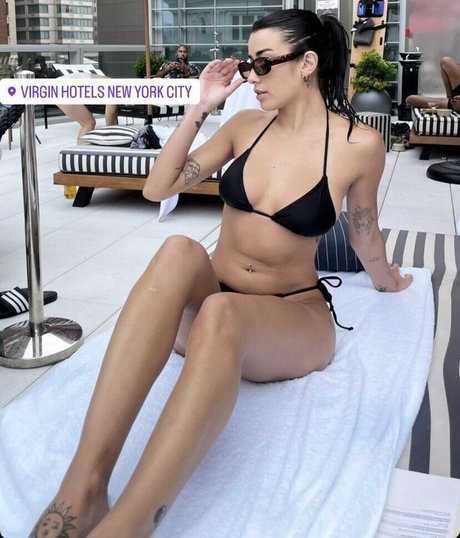 dela roo model high quality pics