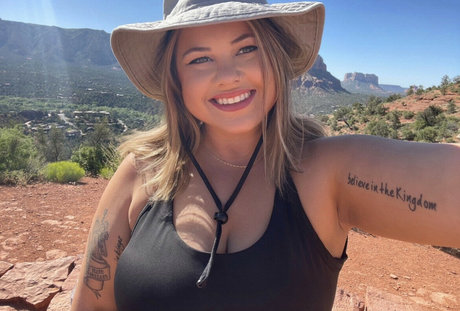 Onlyalbrooke pornstar top images