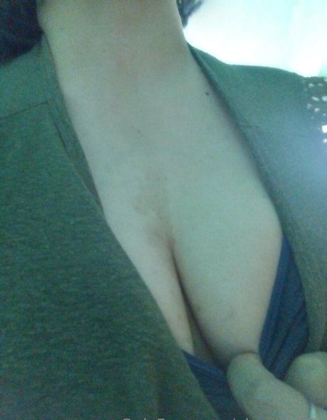 elenagr33n pornstar exclusive image