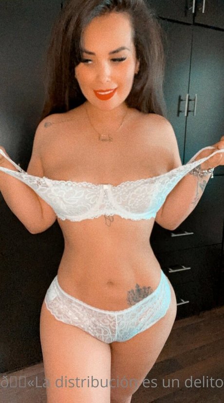 iamfey model adult img