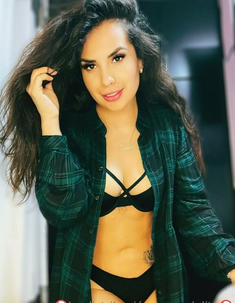 iamfey model adult images