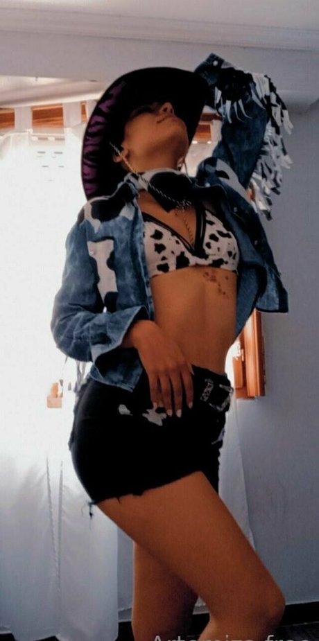 artemi za free star exclusive pics