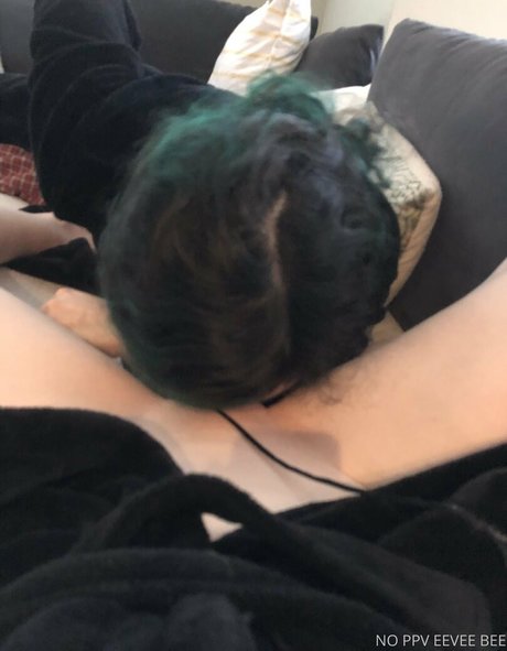 eeveebeesolo pornstar top image