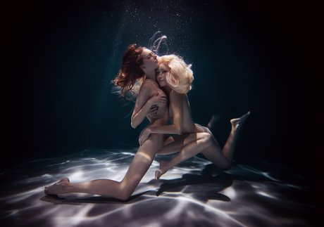 Tsuki Desu naked pornstar picture