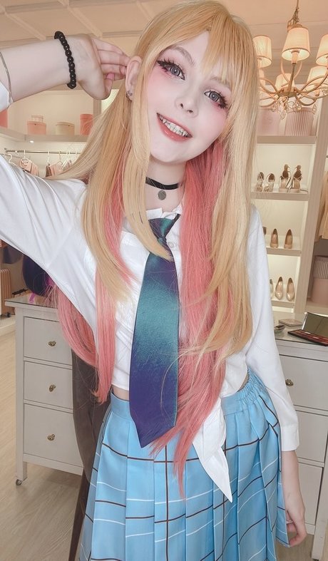 Tsuki Desu exclusive actress gallery