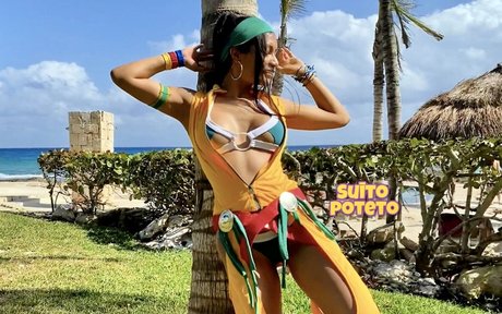 Bayonet Cosplay art model pics