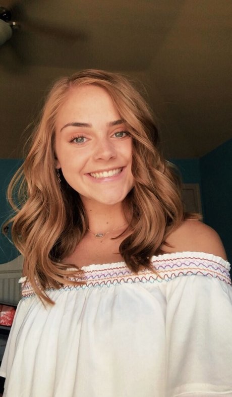 Lauren Mae star nudes pic