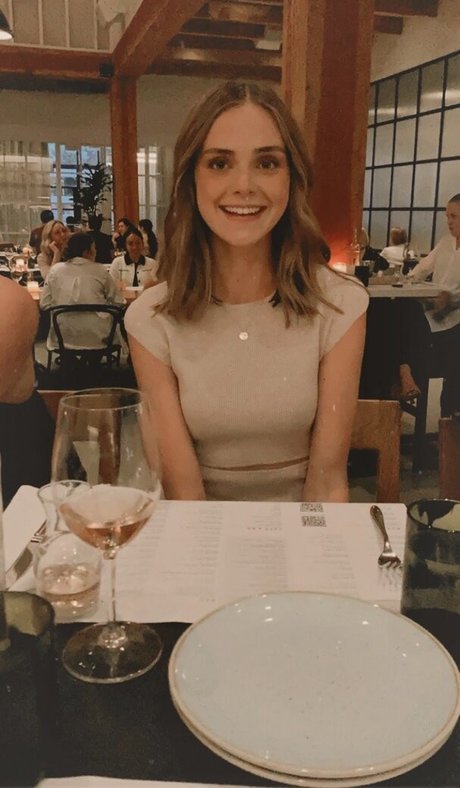 Lauren Mae nude pornstar pictures