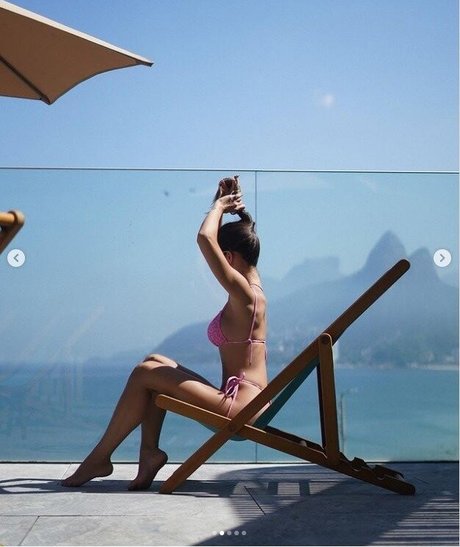 Mari Gonzalez art model photo