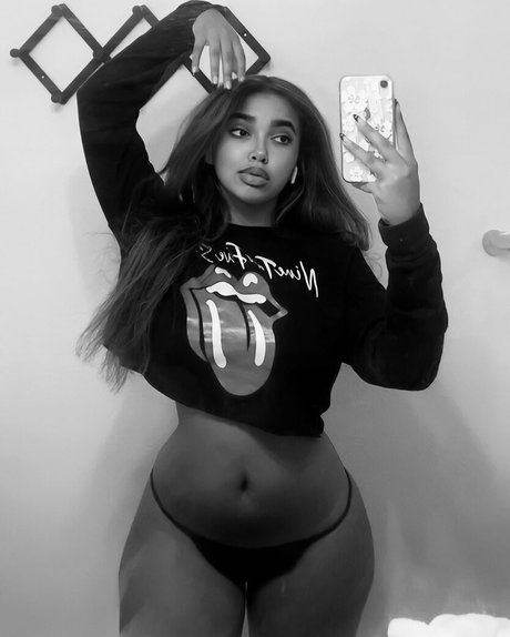 lovesicksavii hot star photo