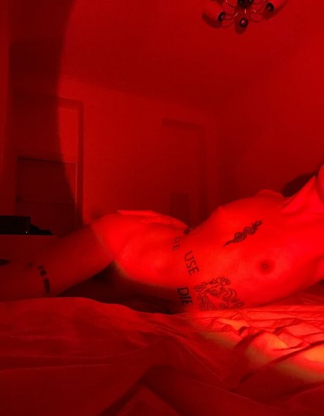 Coconeyx erotic actress pictures