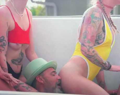 jchase pretty model pic