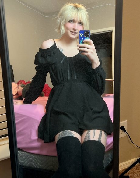 RoseWaltzEX star nudes gallery