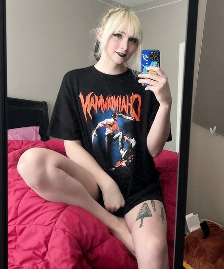 RoseWaltzEX naked pornstar picture