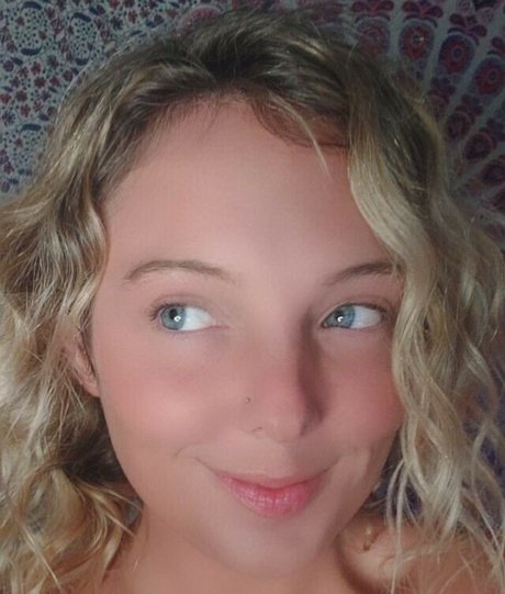 Alaya Rei model porn img