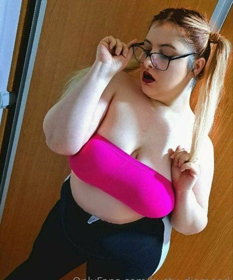 busty diamond nice star pic