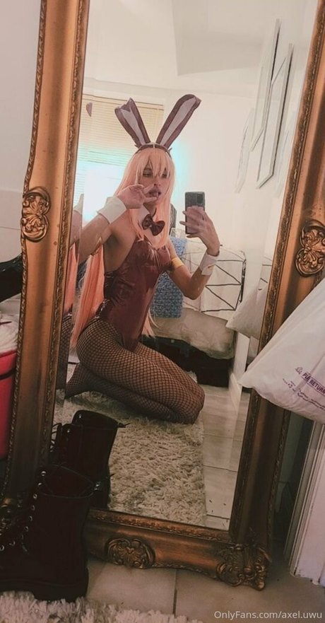 twinku sexy model photos