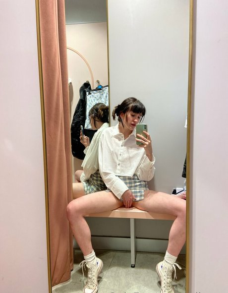 alinevs erotic actress picture