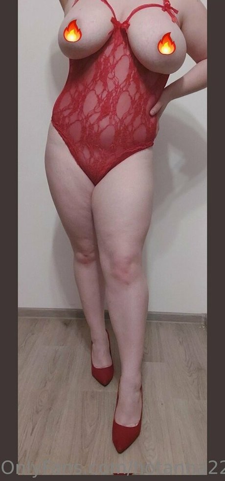 hotanna22 naked model photo