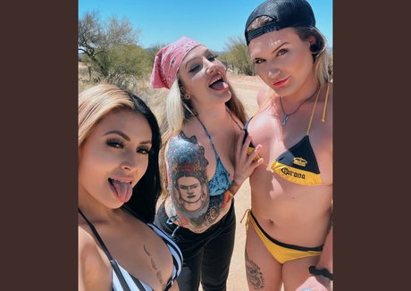 Jamie Senegal pretty model picture