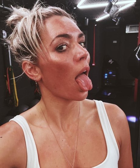 Danni Menzies beautiful actress archive