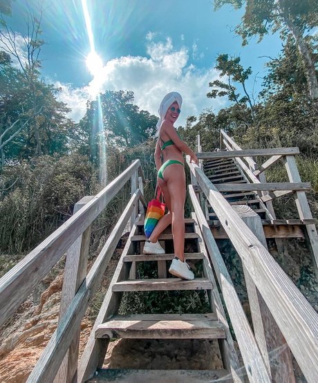 Danni Menzies nice pornstar image