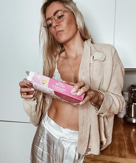 Danni Menzies pornstar nice img