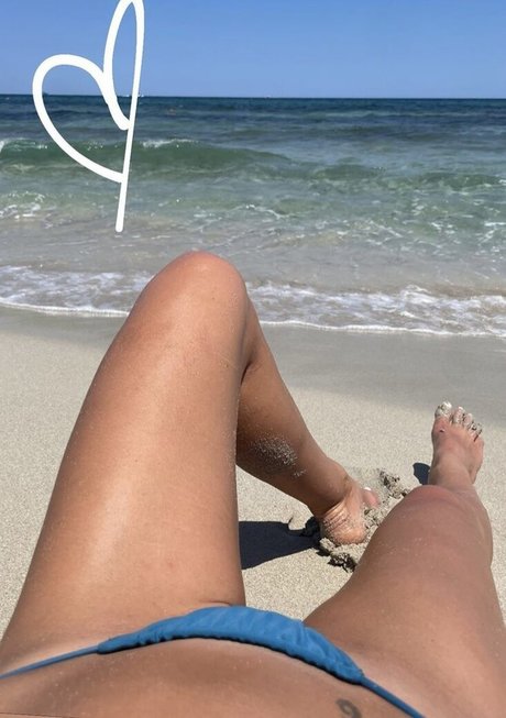 Danni Menzies hd star image