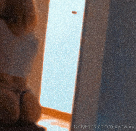 nixy twixy pornstar nude pic