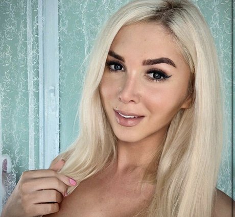 AmoramiaS pornstar pretty images