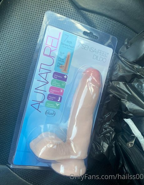 hailss00 erotic star pictures