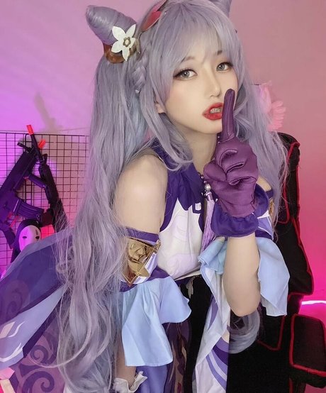 satanmate high quality model pic