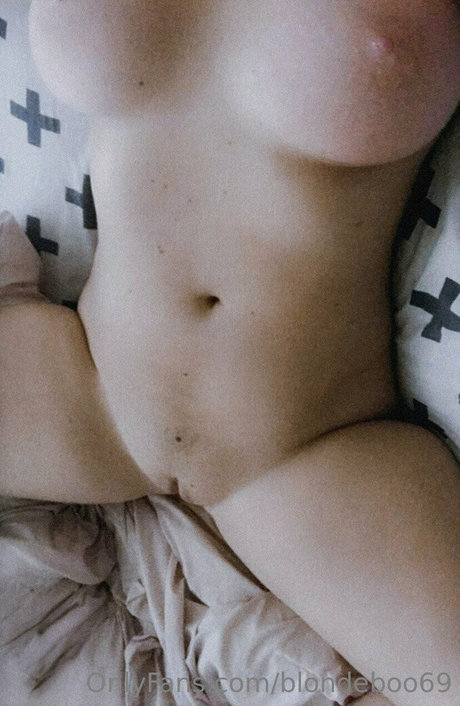 blondeboo69 sex model pictures