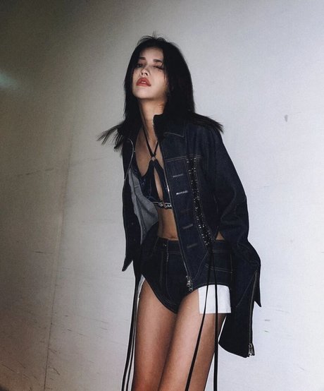 tiny pretty j model top galleries