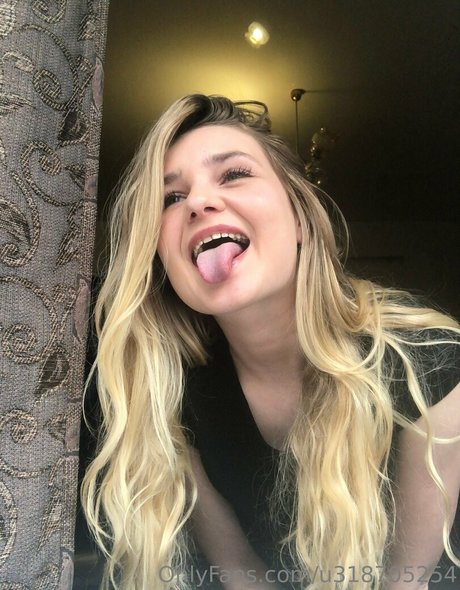 violetcherryy model nice image