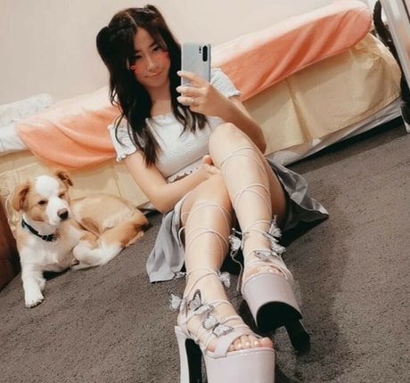 skinny babe onlyfans top images