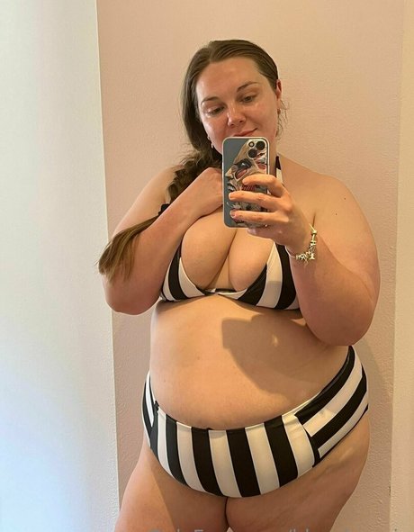 saggy tits onlyfans top photos