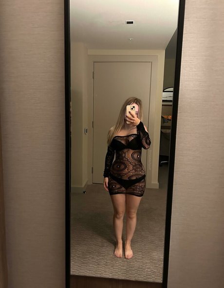 Tinypeachpuff high quality pornstar pic